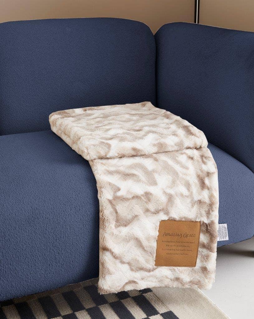 "Amazing Grace" 1-Ply Faux Fur Patch Throw 50"x60"