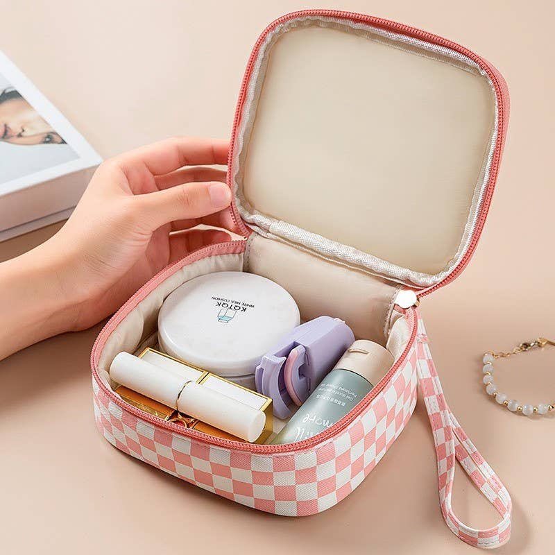 TRAVEL CHECKER MAKEUP COSMETIC POUCH BAG | 40P537